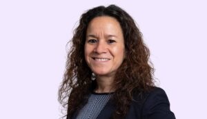 Emma Versluys headshot.