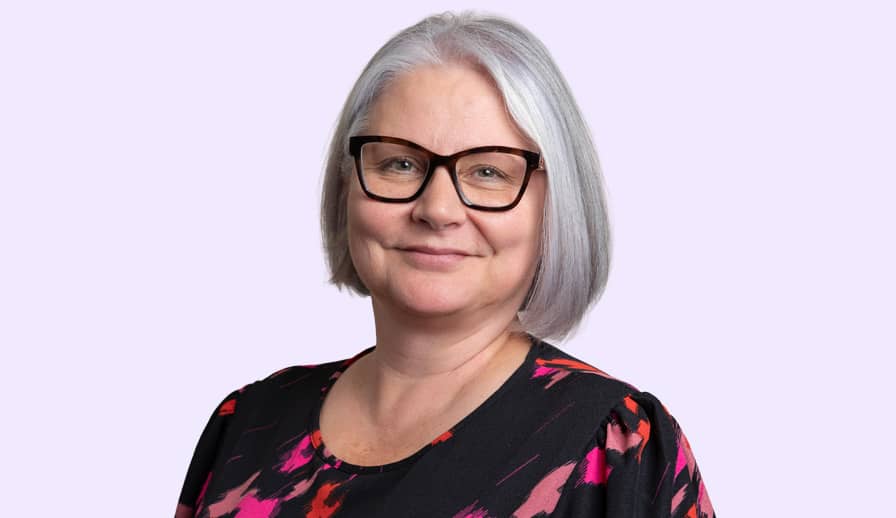 Lisa Scenna headshot.